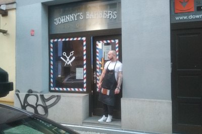 Johnny´s Barbers.